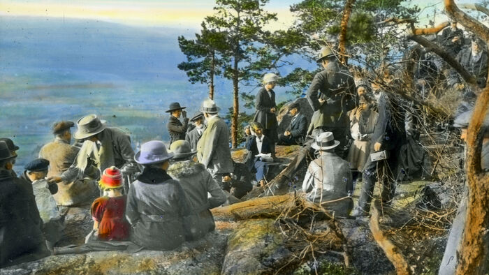 Group of hikers at Kolsåstoppen, summer of 1920