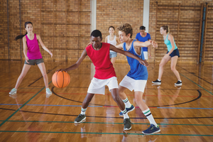 Bildet kan inneholde: basketball, shorts, sportsutstyr, aktiv shorts, ball.